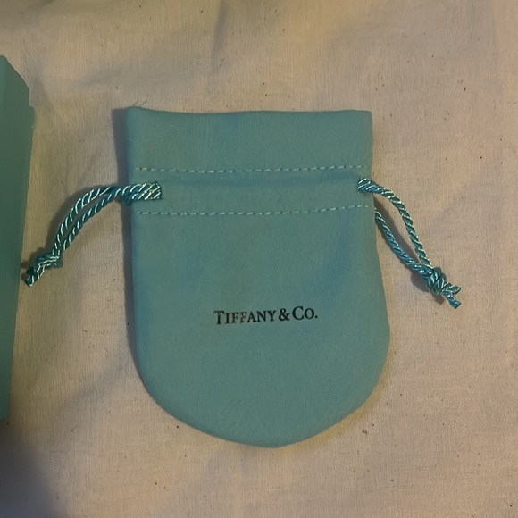 Tiffany box and pouch - Picture 3 of 3